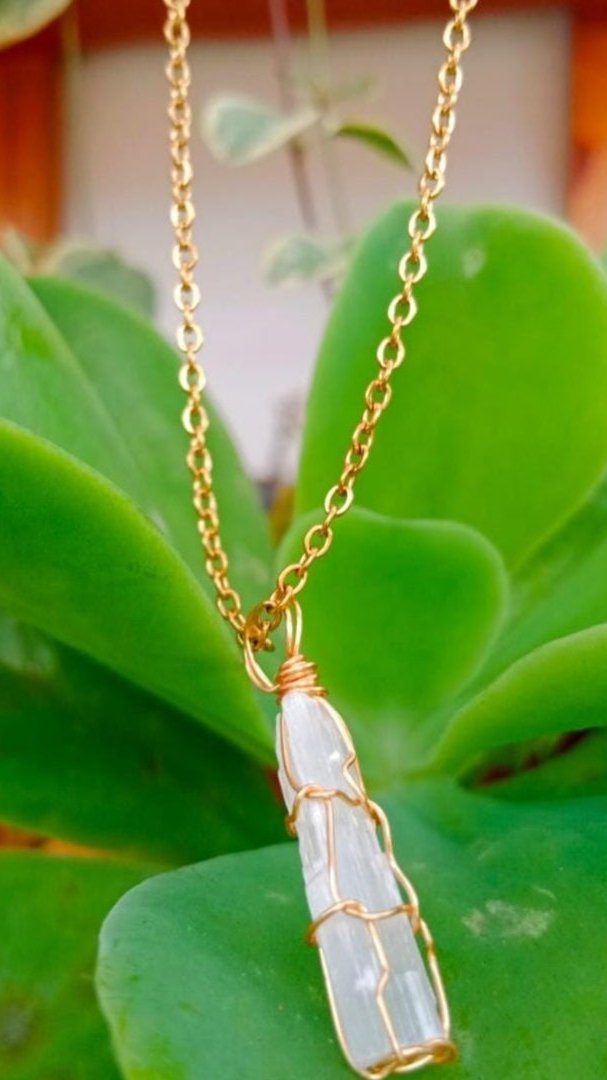 Collar de cuarzo Selenita