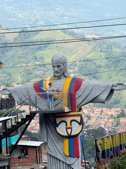 Comuna 13 Tour – Art, Culture and Social Transformation 