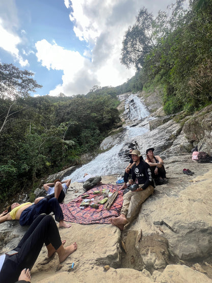 🌿 Conexión Ancestral: Túnel de la Quiebra y Cascada La Chorrera 🌿
