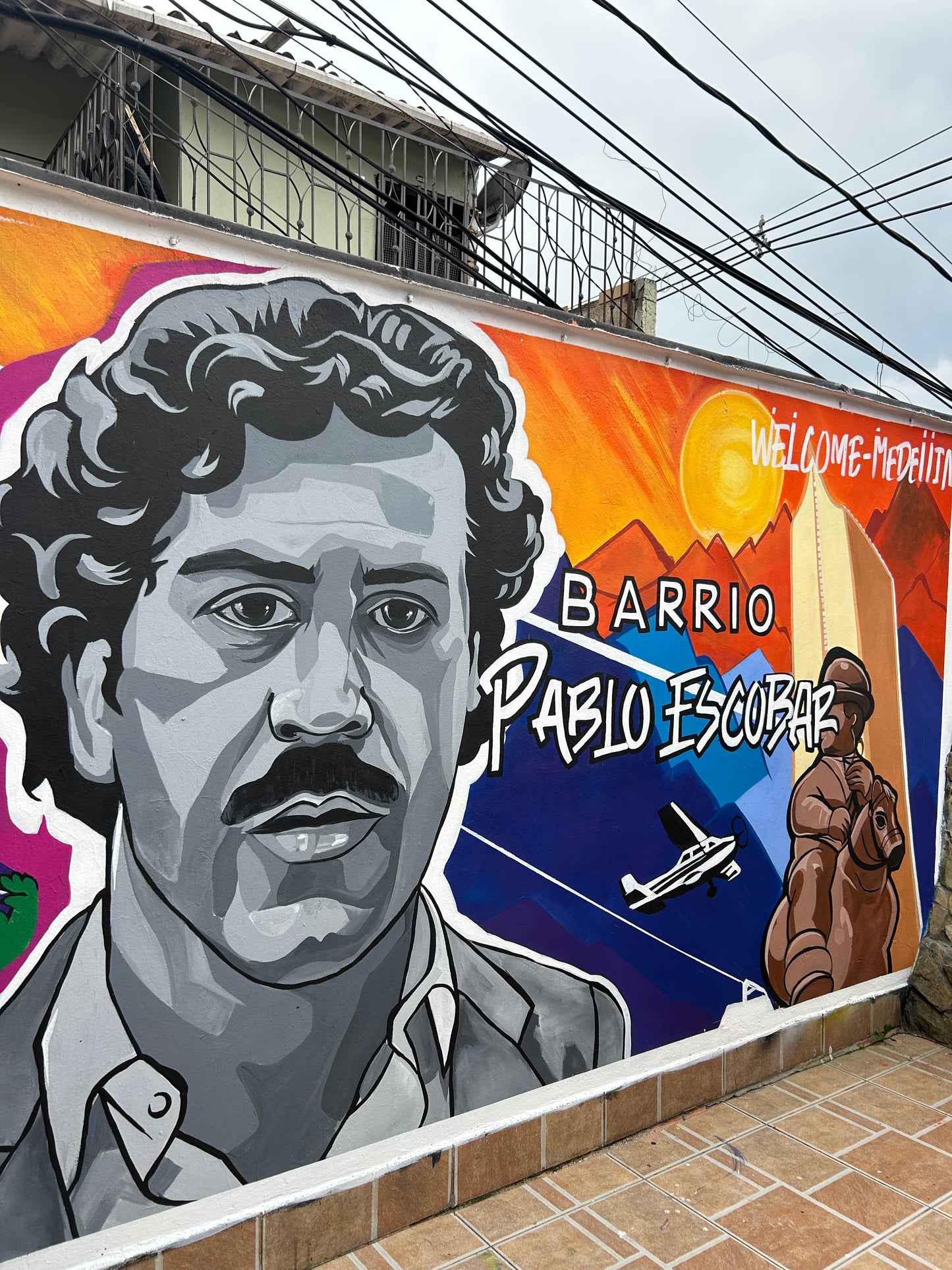 🕊️ Tour Histórico Pablo Escobar – Memoria y Transformación