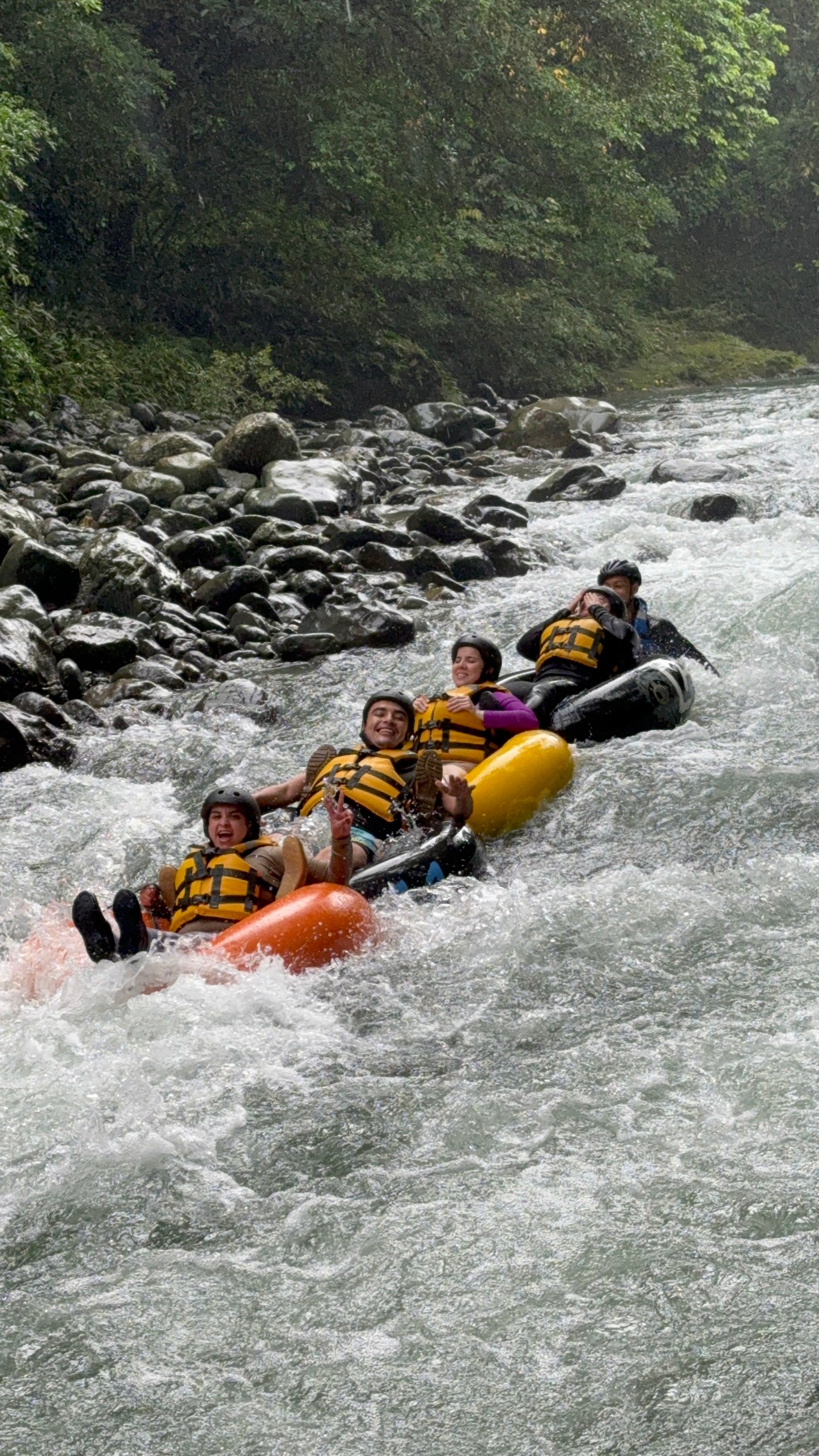 🌿 Ruta a Mutatá: Aventura, Río y Energía Ancestral 🌊🔥