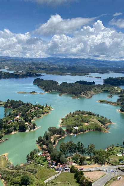 🏞️ Ruta a Guatapé – Tour Full Day desde Medellín